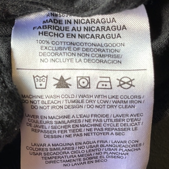 4/$20 NIKE Boys Size Medium- M- Black & Red Graphic Short Sleeved T-Shirt - Picture 5 of 5